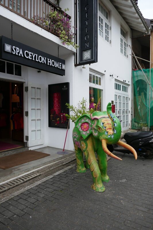 Galle Fort Sri Lanka – one of the top must-see places for travelers. historic building turned into shops and restaurants
