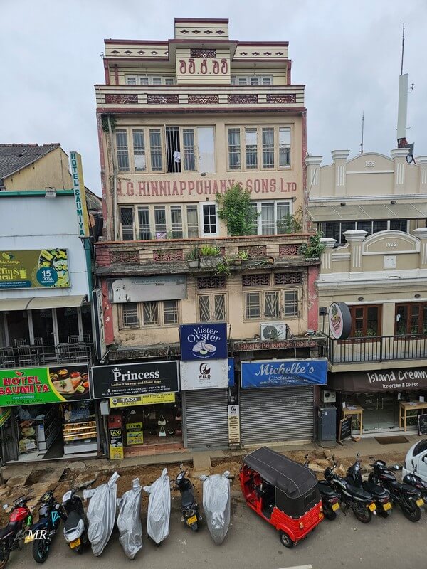 Kandy market street – Sri Lanka travel recommendations City center. Where to stay in kandy