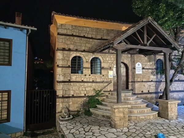 בית הכנסת בוריה הוא העתיק בצפון יוון. הוא נמצא בעיר העתיקה. טיול מומלץ בין הסימטאות של העיר, טיול מסלוניקי