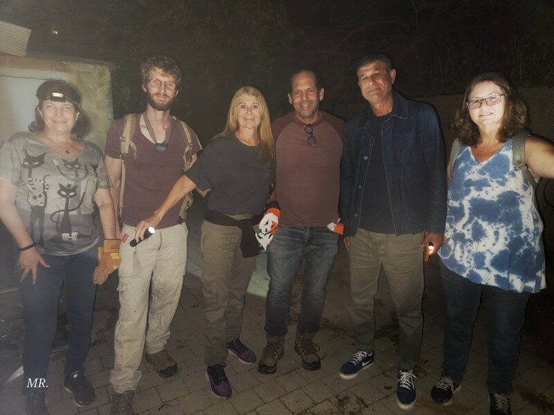 מתנדבים בפעילות הצלת חיות בר בפרויקט התחדשות עירונית. בעקבות תקנה עירונית לפינוי חיות בר